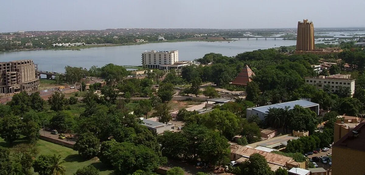 Mali. Blocus du JNIM à Bamako : Amnesty International dénonce des conséquences inacceptables sur la circulation des civils