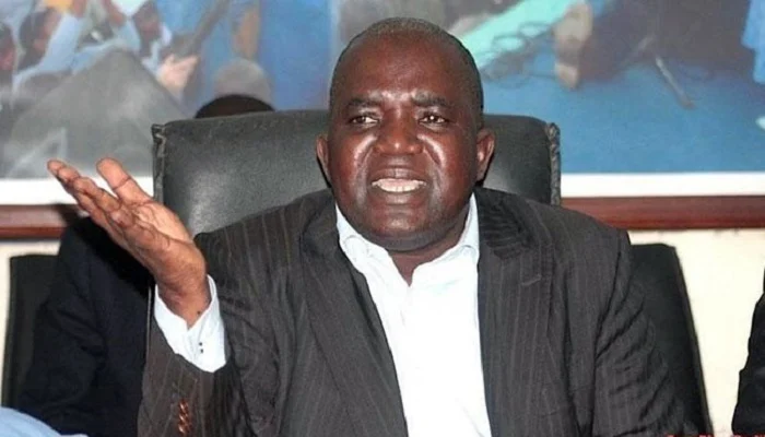 Oumar Sarr questioning political strategies in Mali