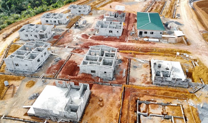 Urban construction site in Lambaréné