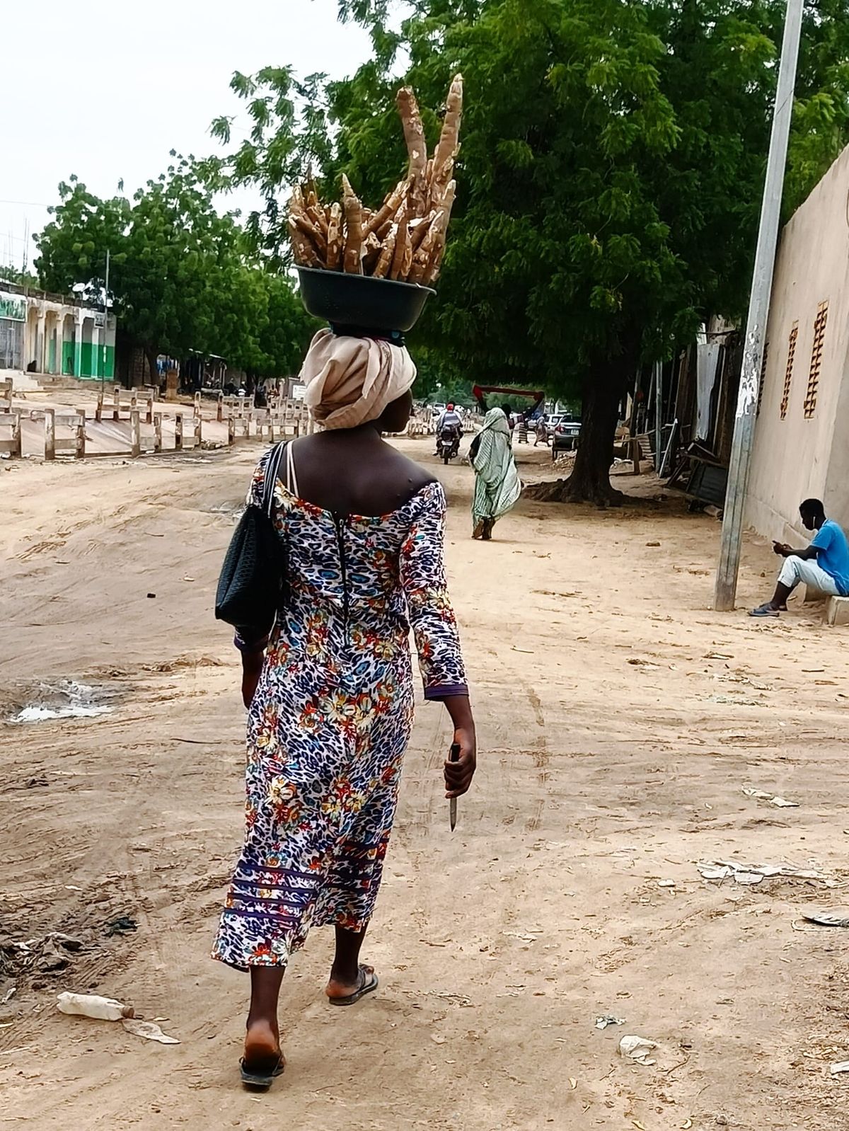 N'Djamena: holiday cassava sales fund student's education