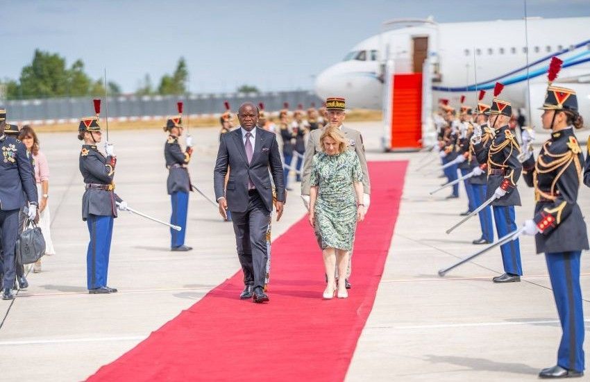 President Oligui Nguema of Gabon and French Minister of Culture