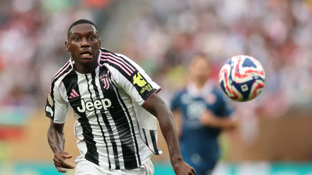 Randal Kolo Muani completes his transfer to Juventus