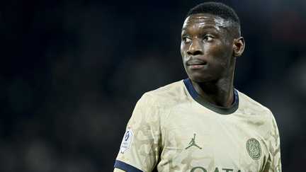 Randal Kolo Muani in PSG colors during a Ligue 1 match against Stade Brestois, January 2024